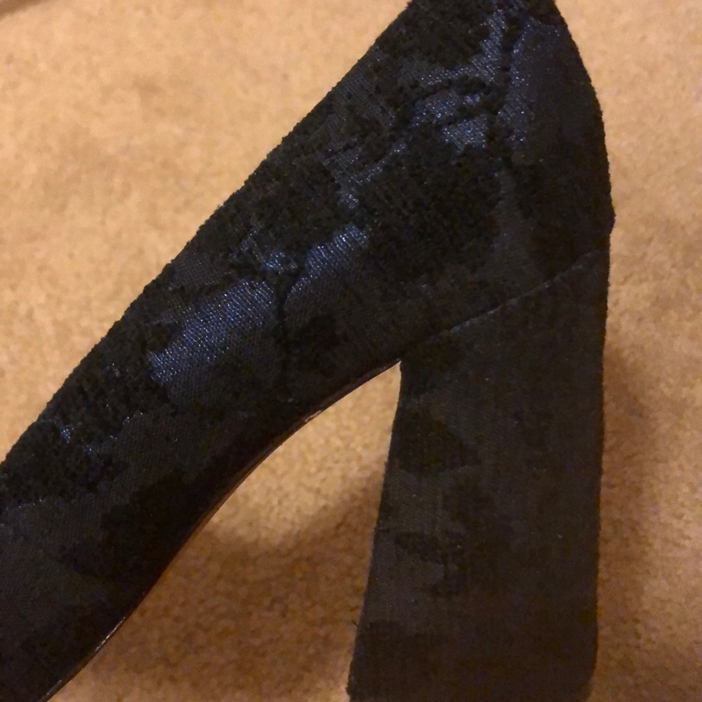 Vince Camuto Navy Textured Block Heel Pumps - Picture 4 of 5